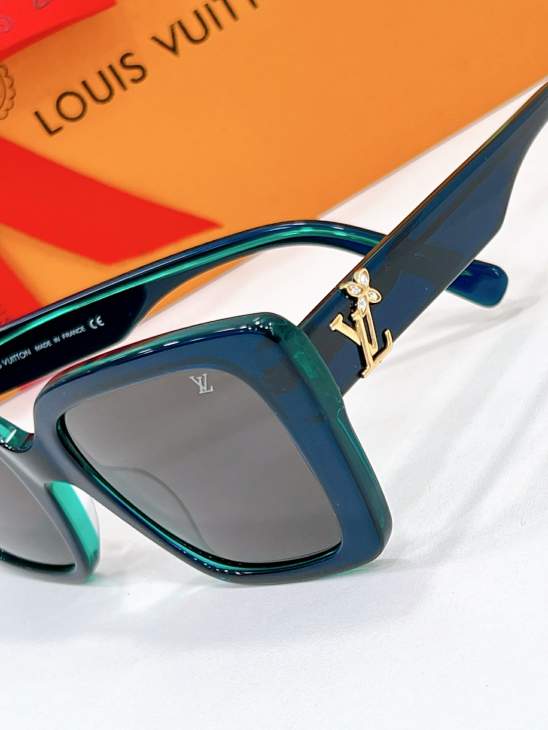 Picture of Louis Vuitton Sunglasses _SKUfw77361276fw
